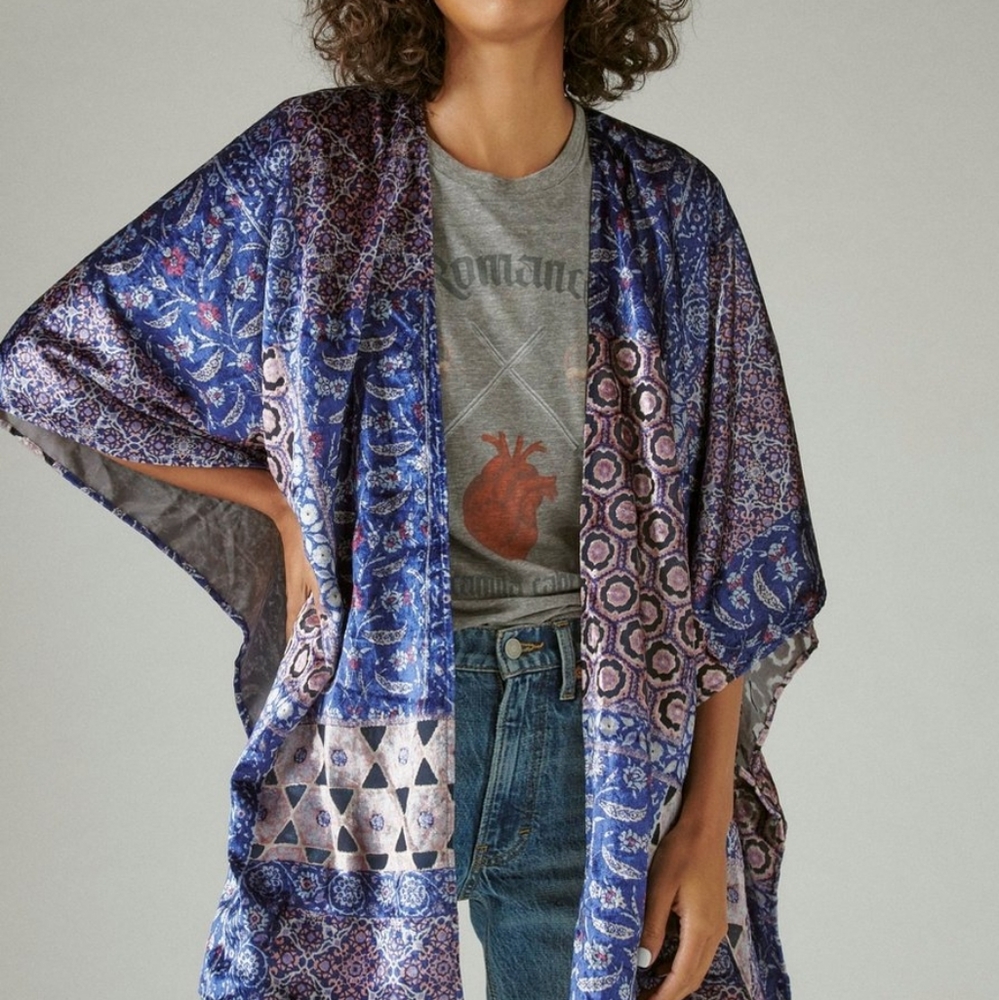 Velvet Sheer Waterfall Shrug - Picture 6 of 15